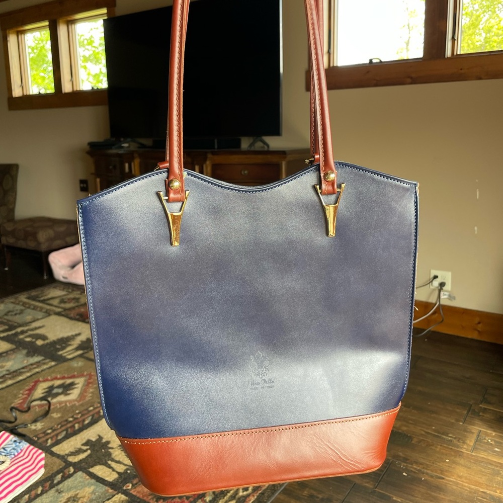 Italian leather purse coverts to backpack